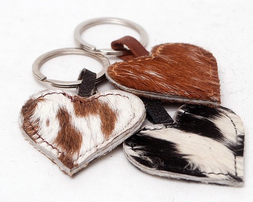Juego de 3 Llaveros 100% Natural Piel de Vaca Forma de Corazón Cuero Pelo en Llavero 68 - Imagen 2 de 2