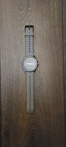 Montre connectée Ticwatch Pro 5 Android - Photo 2 sur 4