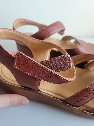 Brioso Ellen Brown Leather Laser Cut Detail Confort Sandals Size 9.5 Ankle Strap - Picture 2 of 7