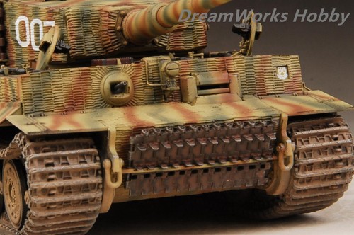 Premio Drago Costruito 1/35 ACE Wittmann's Last Zimmerit Tiger 007 +PE - Foto 8 di 19