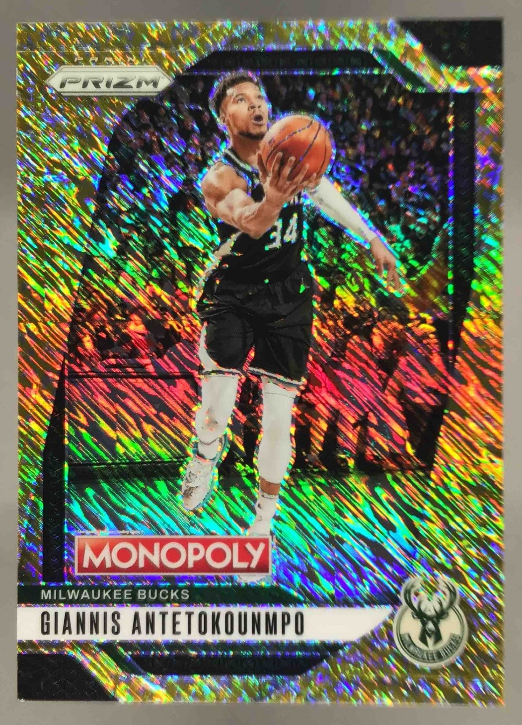 Giannis Antetokounmpo 2024 Prizm Monopoly Gold Millionaire Shimmer /500 #7