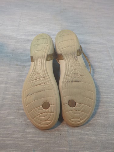 Crocs Isabella Riemen-Sandalen Größe 10 Gummi bronze gold T-Riemen Knöchel-Slipper - Bild 6 von 7