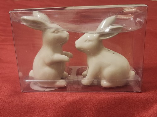 White Rabbit Couple Salt & Pepper Shaker Set - New - Easter Bunny Holiday - Picture 3 of 6
