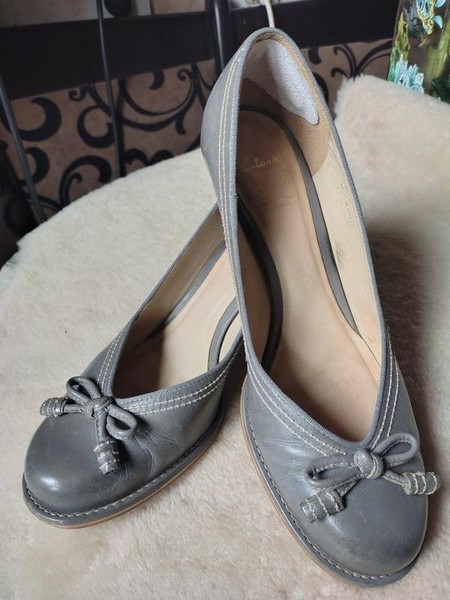 Women Clarks Heels Grey Leather 38.5 #1P91
