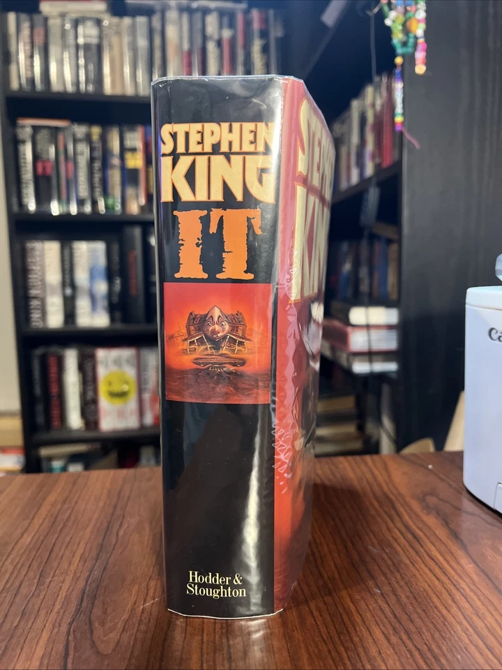 Stephen King It 1st Edition UK Printing Hodder & Stoughton 1986 First Printing - Image 3 of 4