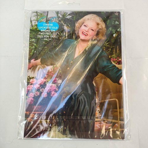 Betty White 2022 Magazine Betty Turns 100 Years Birthday Golden Girls Centennial - Imagen 2 de 3