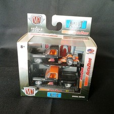 M2 Machines Auto-Lift Chevrolet 1979 Silverado AutoZone 1:64 Diecast Truck