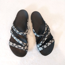 Crocs Strappy Sandals Womens 9 Kadee II Black Floral Tropical Rubber Slip-On