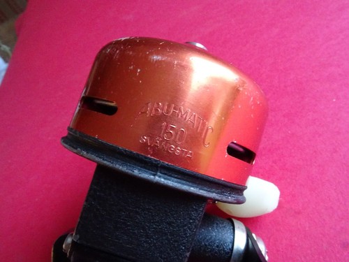 A GOOD VINTAGE ABU ABU-MATIC 150 CLOSED FACE SPINNING REEL - Picture 6 of 10