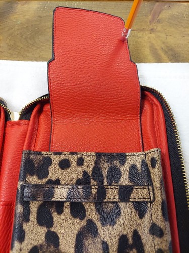 Her Custodia pochette per sigari, pelle rosso leopardata - Foto 8 di 13