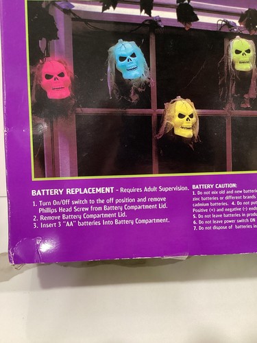 HALLOWEEN FUN WORLD FARBWECHSEL SKULL LICHTERKETTE 5ER SET LEUCHTENDE SKULLS - Bild 3 von 3