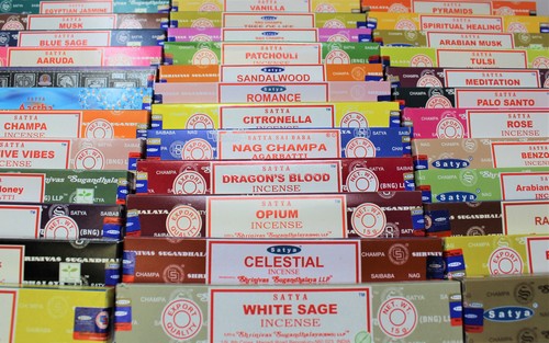 Satya Nag Champa KARMA Incense Sticks: Choose 15 30 45 90 or 180 gm - Picture 6 of 17