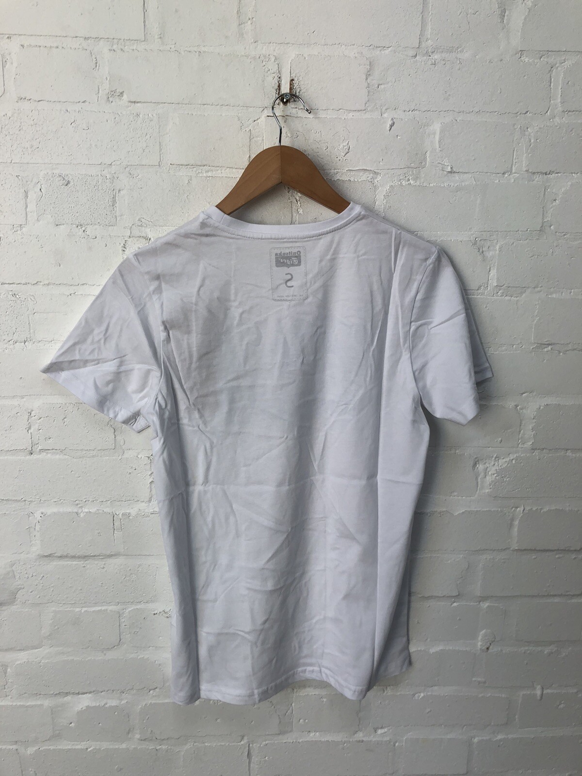 Asics Onitsuka Tiger Men's T-Shirt Short Sleeve Logo Top - White - New Asics Onitsuka Tiger Men's T-Shirt Short Sleeve Logo Top - White - New