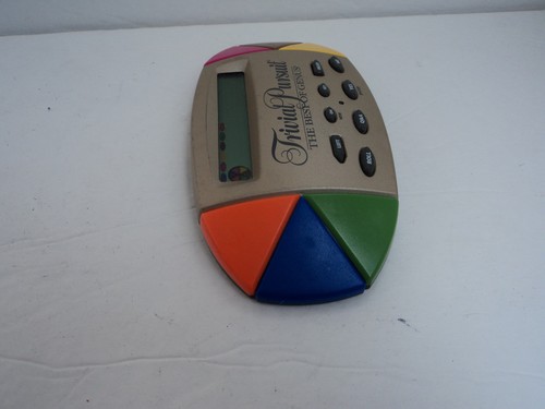 Hasbro 1997The Best of Genus Trivial Pursuit Hand Held Electronic Game - TESTED - Picture 5 of 8