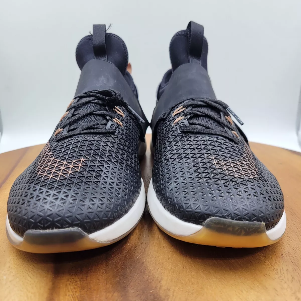 Nike Air Zoom Strong Shoes Women s 8.5 Black White Athletic