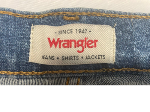 Wrangler Women's Size 14/32 Blue 4" Frayed Jean Short - Picture 11 of 13