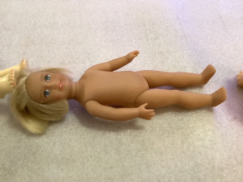 7 VINTAGE DOLLS VARIETY OF DOLLS - Picture 14 of 16