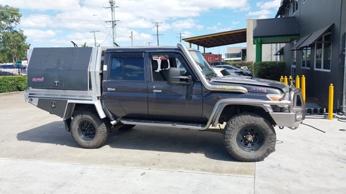 Toyota Landcruiser Diesel Overflow Bottle - Picture 3 of 6