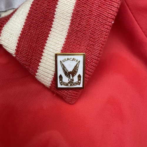 Vintage 80er rot Rollschuh Windbreaker Jacke - Pins Patches bestickt Connie - Bild 13 von 17