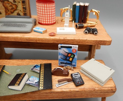 Vintage Dollhouse Miniatures Lot Office Accessories Waste Can Books Most 1:12 - Imagen 2 de 15