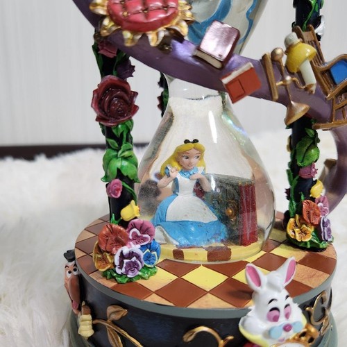 Alice in Wonderland Snow Globe Music Box Function confirmed. - Picture 5 of 19