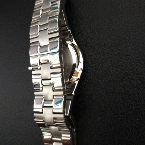 Super Rare And Popular Bulova Ladies Watch - Picture 13 of 20