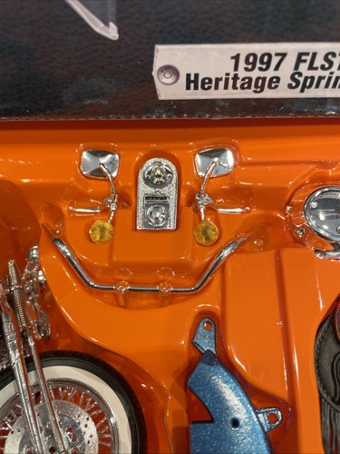 1997 Harley Davidson FLSTS Heritage Springer 1:10 Die-Cast Model Kit (New) - Picture 22 of 24