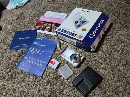 Sony Cyber-shot DSC-W80 7.2MP 3X Optical Digital Camera w/ Battery & Card Silver - Picture 2 of 19