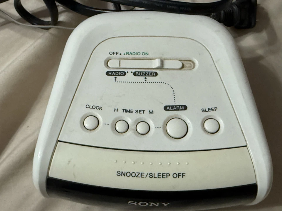 Reloj despertador Sony Dream Machine ICF-C112 blanco radio AM/FM *probado* Foto 3 de 4