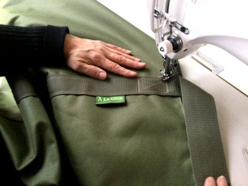 A La Carp King Size Bivvy Holdall Heavy Duty UK's Biggest Olive Green Carry Bag - Picture 6 of 8
