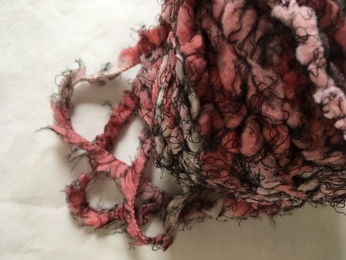 Crystal Palace Poof #9650 Strawberry Soda Puff Eyelash Yarn Supersoft Nylon 50gr - Picture 3 of 3