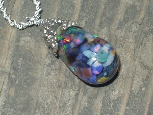 OPAL NECKLACE FLOATING BLUE GREEN FIERY OPALS IN GLASS VIAL PENDANT SNOW GLOBE