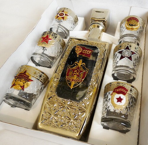Juego de jarra rusa y 6 vasos de chupito de 50 ml con insignias militares de la URSS - Imagen 21 de 21