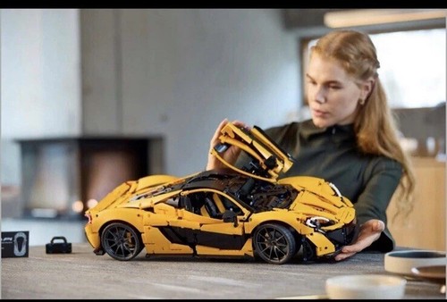BRAND NEW! LEGO Technic McLaren P1 42172 - Picture 2 of 4