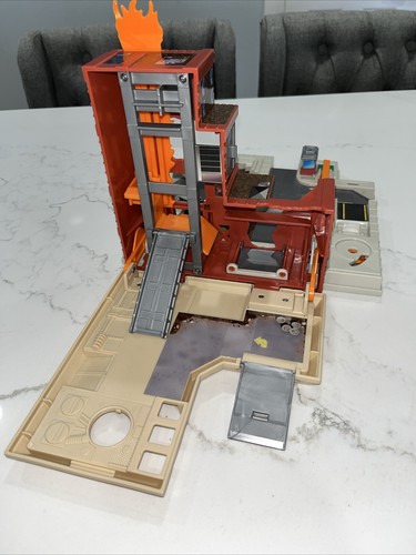 Micro Machines Fire Escape Double Takes Transforming Playset *Incomplete - Picture 5 of 7