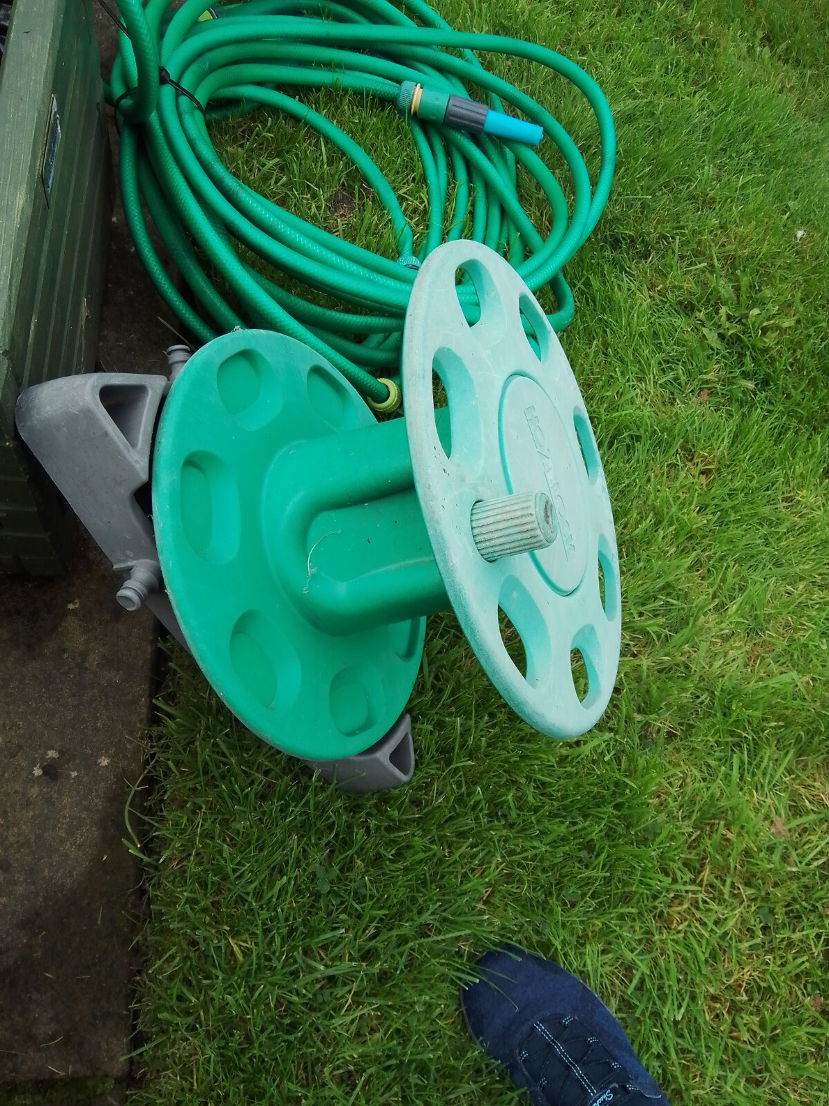 hozelock wall mounted hose reel & 57ft Hosepipe eBay