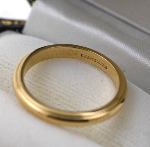 Tiffany & Co. 18K 750 Milgrain Wedding Band 2.5mm Size 6 ½ - Picture 2 of 6