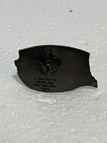 1995 Colorado Rapids Inaugural Season MLS Soccer Enamel Pin - Picture 3 of 4