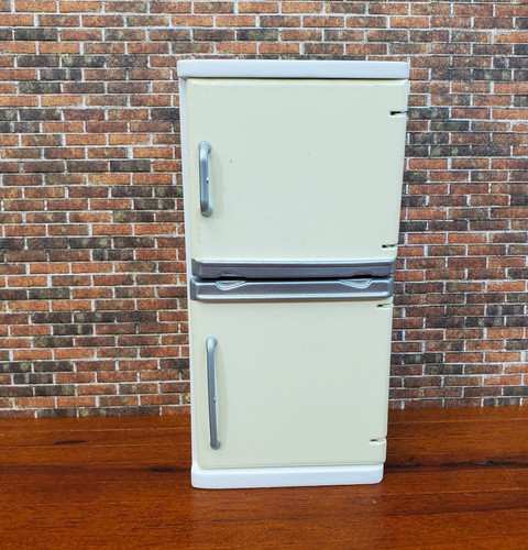 Dollhouse Refrigerator 2 Door Fridge Cream & White Retro Style 1:12 Scale Wood - Picture 2 of 8