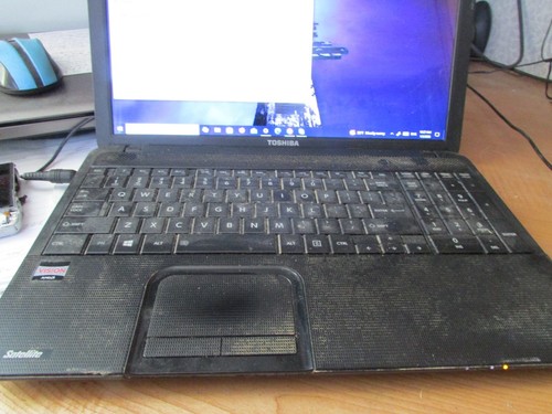 Toshiba Satellite C885D-S5235 System Unit - Picture 5 of 7