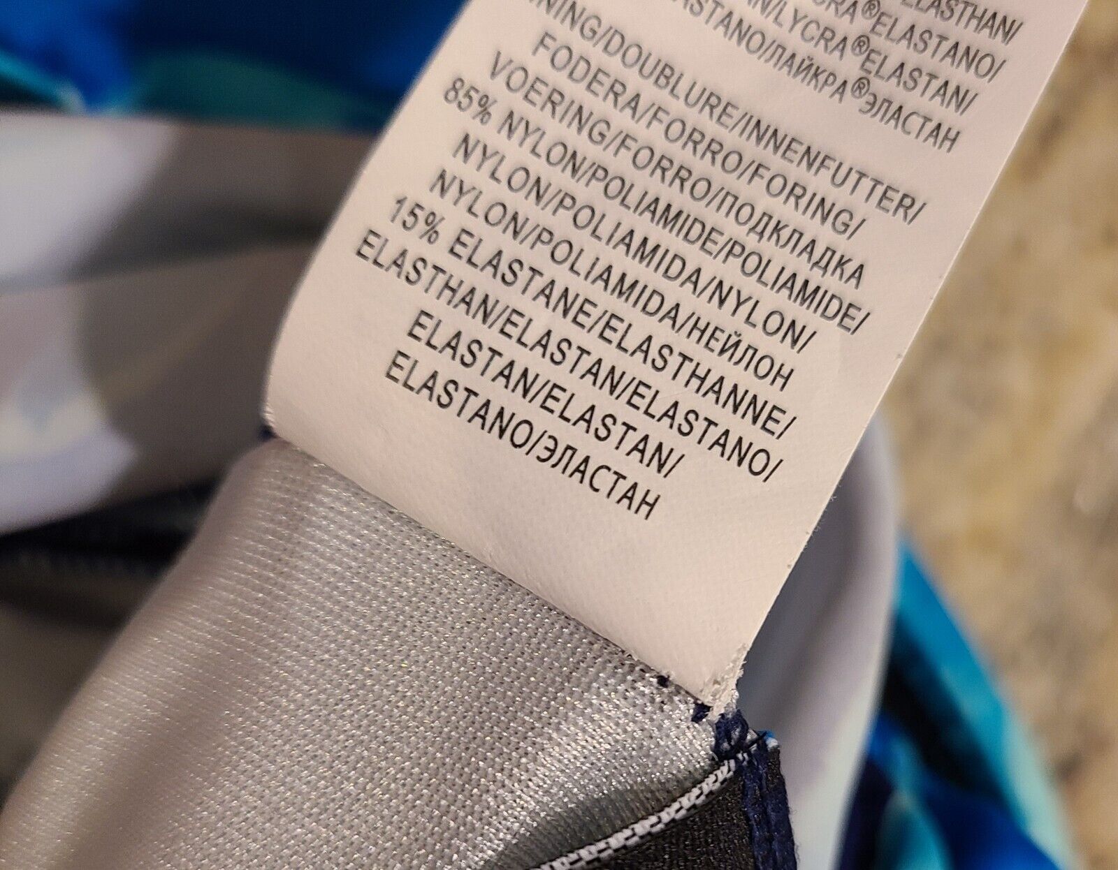 Foto 14 di 16