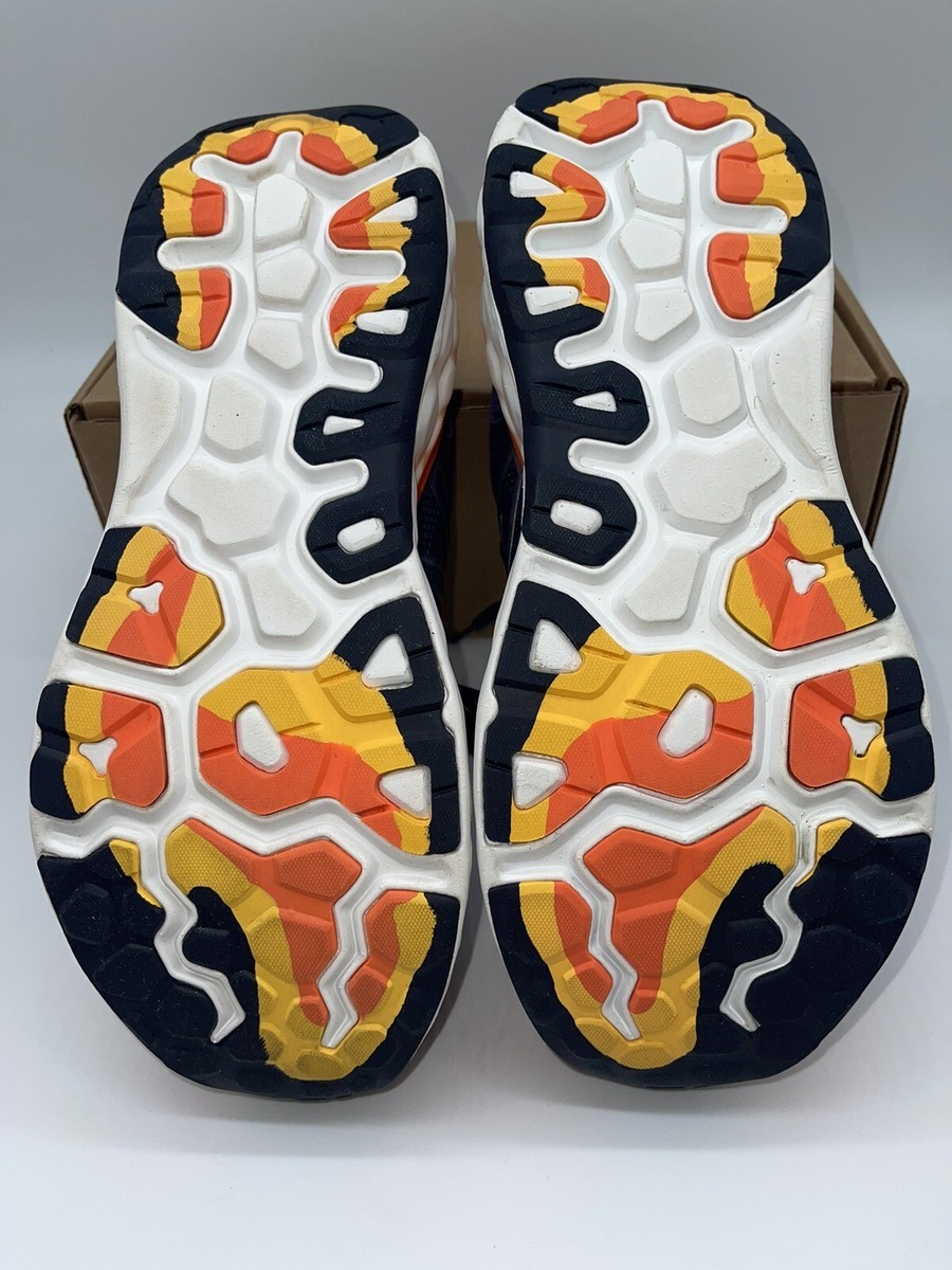 New Balance Fresh Foam More V3 Men display picture 1