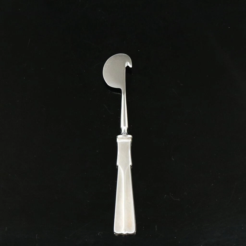 Hans Hansen. Silver Citrus / Orange Peeler. No. 7 / Arvesølv nr. 7.