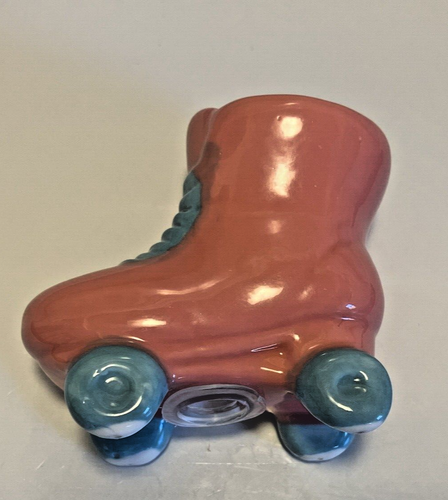 NUOVO SET PATTINI A ROTELLE ROSA BLU IN MINIATURA SALE E PEPE SHAKER - Foto 7 di 7
