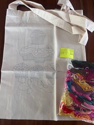 Tragetasche zum Besticken Öko Baumwolle Cupcake, komplettes Set mit DMC Fäden