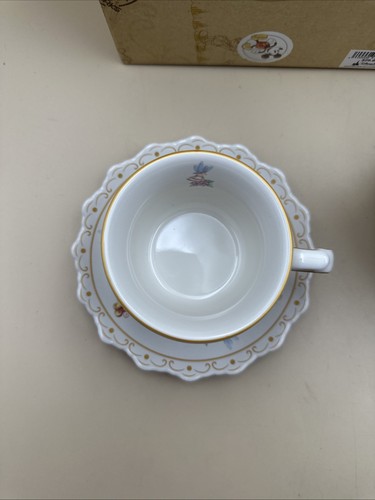 #N35- Disney Tea For One Alice in Wonderland Teapot Cup Set Open Box - Picture 10 of 12