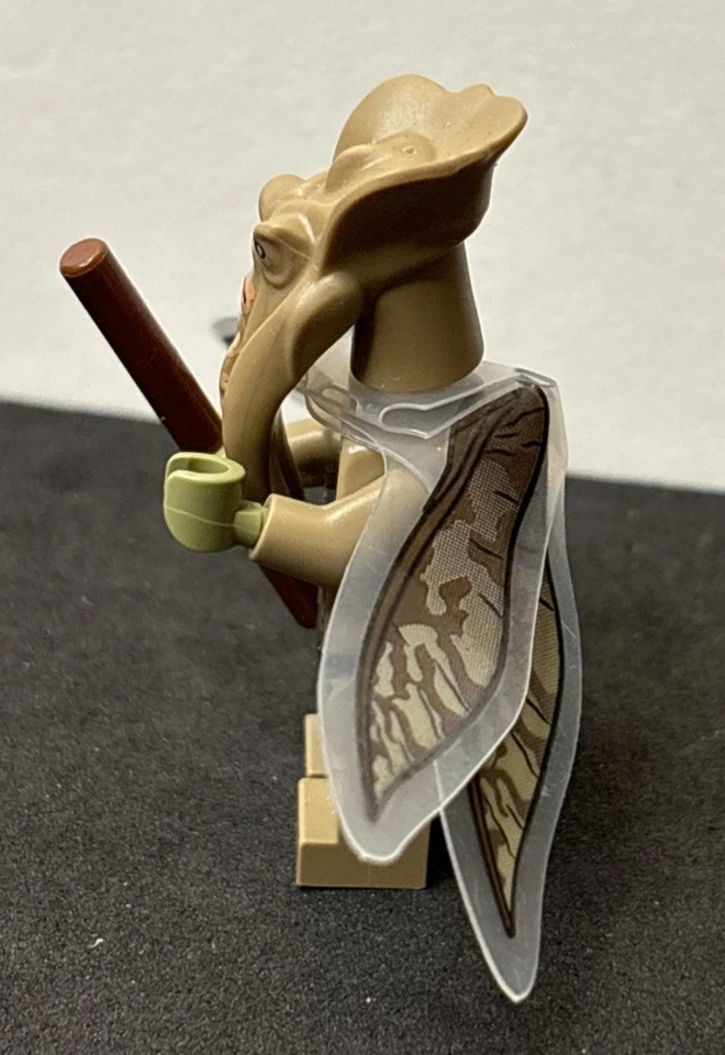 LEGO Star Wars Poggle the Lesser Minifigure - Image 2 of 4