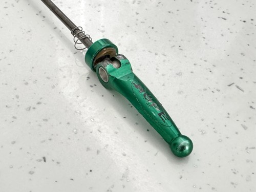 Retro 2000’s Hope Mountain Bike Rear Wheel QR Skewer 135mm Anodised Green Rare - Picture 7 of 15