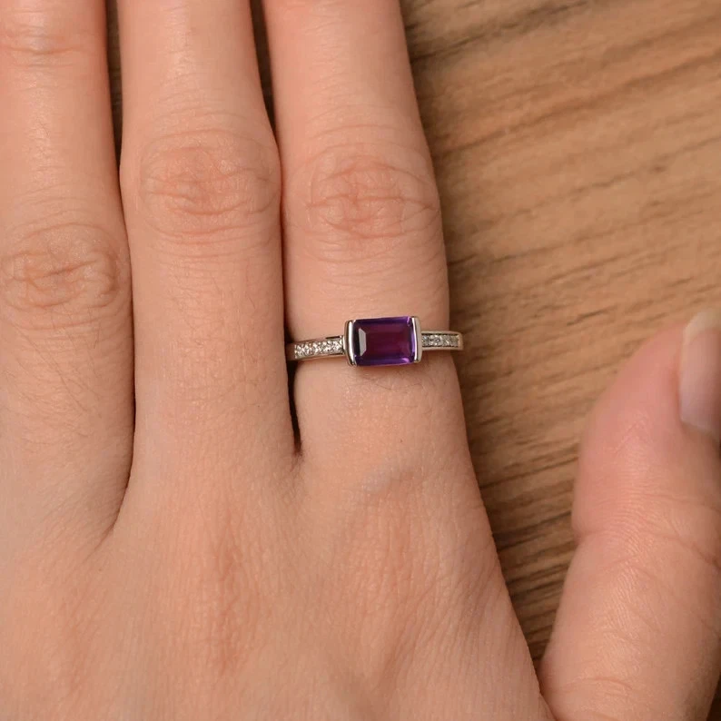 Anillo de propuesta de diamantes amatista natural radiante de 1,05 quilates de oro blanco macizo de 14 quilates Foto 4 de 4