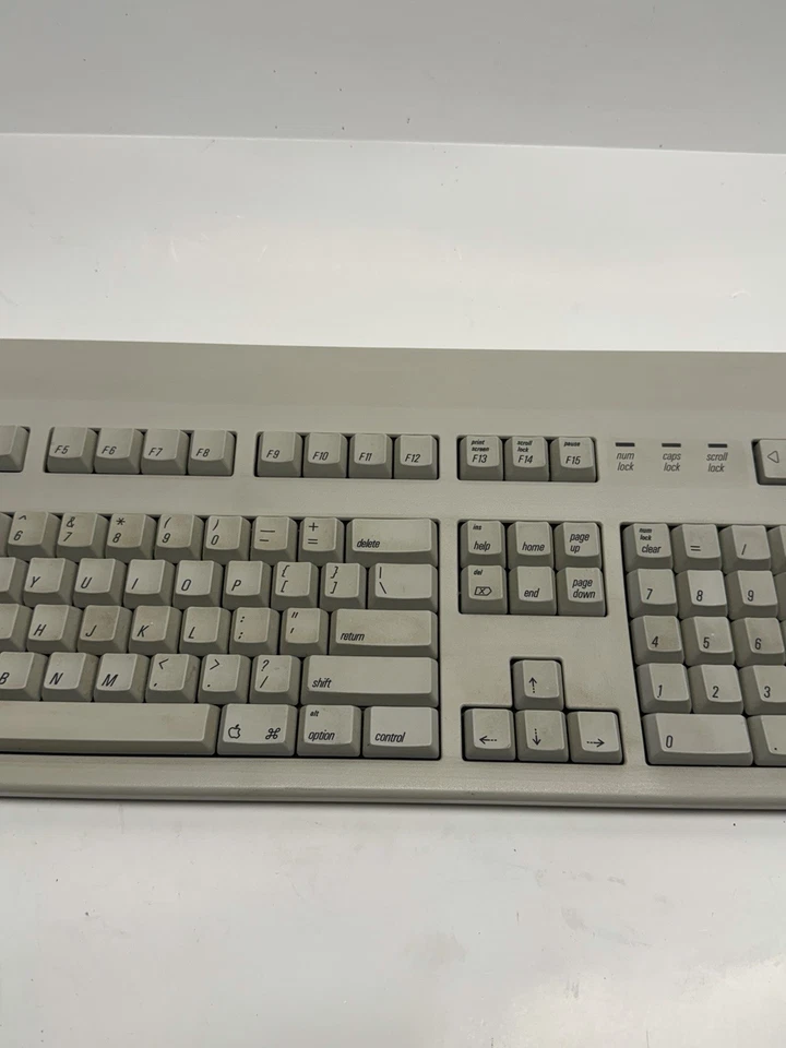 VINTAGE Apple Extended Keyboard II M3501 White Alps Switches - Image 4 of 4